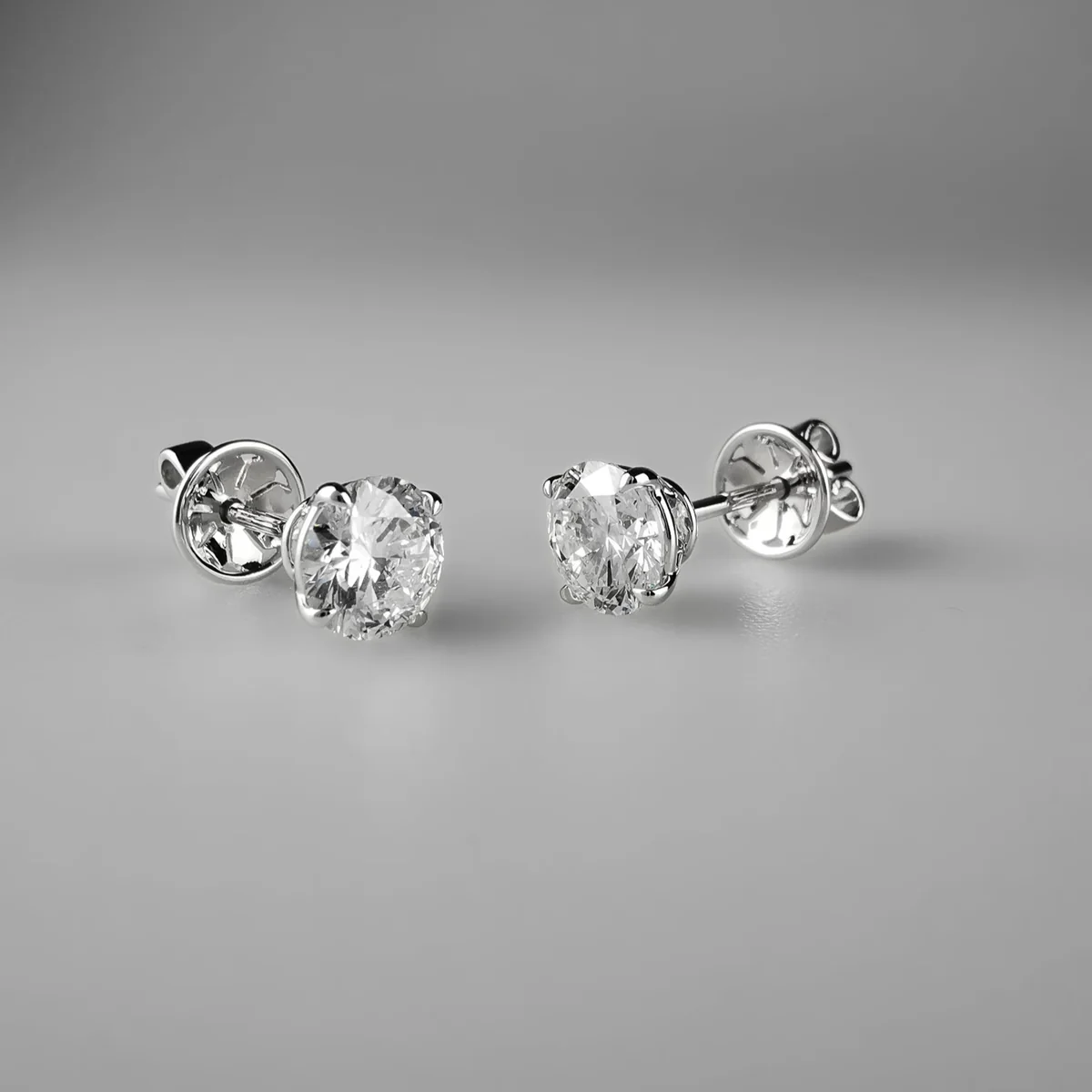 Lynn 0.5 ct. Solitaire Ear Studs (1.00 ctw)